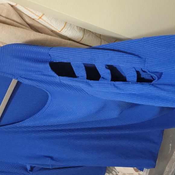 Plus size royal blue sweater with geometric arm cutouts - Picture 2 of 4
